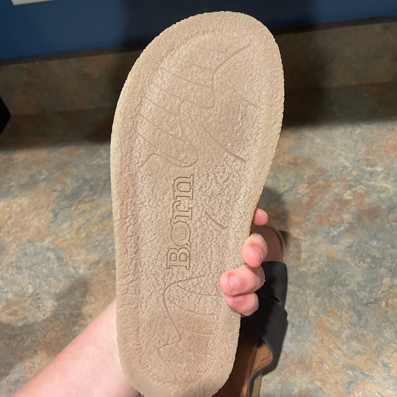 Born Calysta Strapping Sandal - Picture 5 of 5